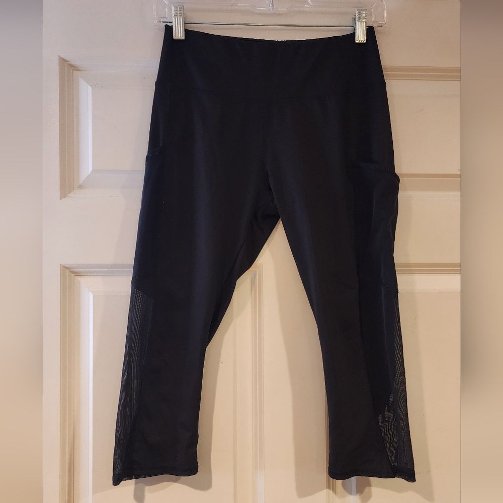 Athletic Works black capri leggings with mesh sides size S